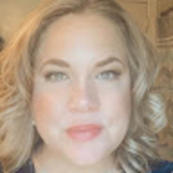 Profile Picture of Kimberly Martini-carvell (@kimberlymartini) on Poshmark