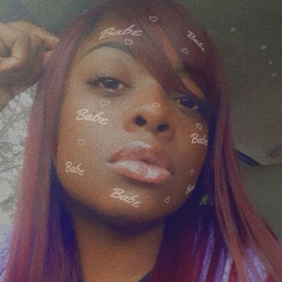 Profile Picture of Luna Stellon (@lunastellon) on Poshmark