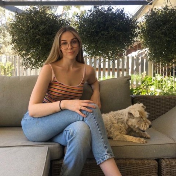 Profile Picture of Holly Greenham (@hollygreenham) on Poshmark