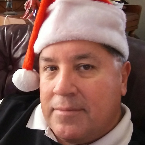 Profile Picture of Mike Shaw (@shaw411) on Poshmark
