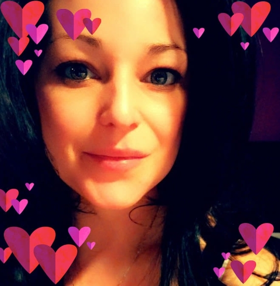 Profile Picture of Melissa Gowing (@melissa17cpi) on Poshmark