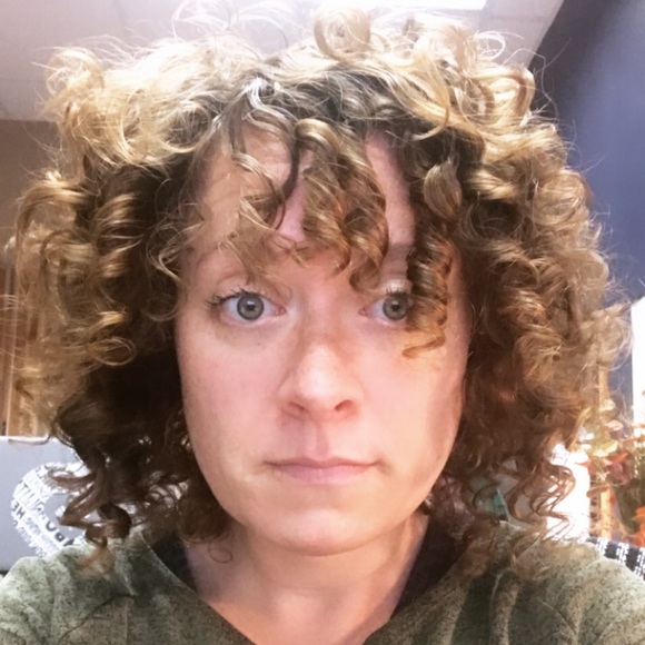 Profile Picture of Jessica Burton (@jhuester) on Poshmark