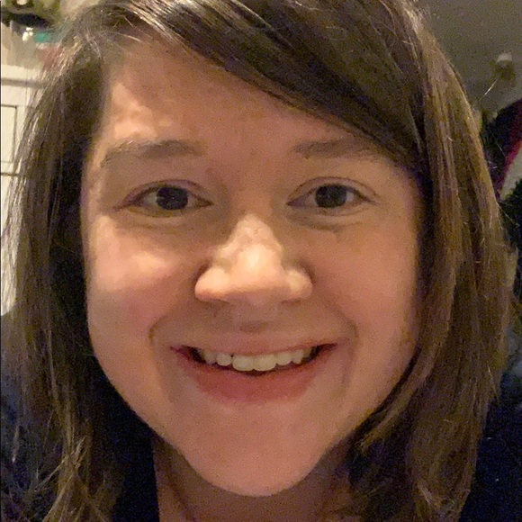 Profile Picture of Sarah Fridenmaker (@sfridenmaker) on Poshmark