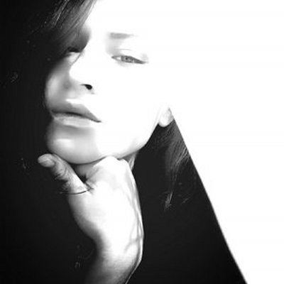 Profile Picture of Julia Medved (@jmedved87) on Twitter