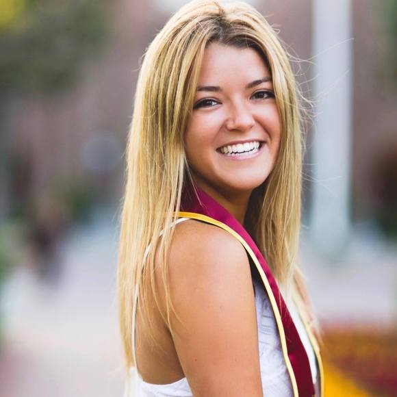 Profile Picture of Jenna Denight (@jennden3) on Poshmark