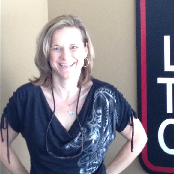 Profile Picture of Sandi Presby (@spresby) on Poshmark