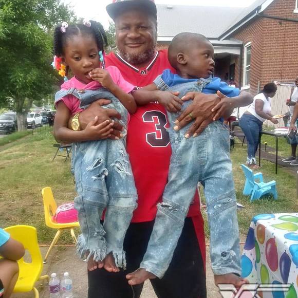 Profile Picture of Bobbie Carter (@bobbiecarter110) on Poshmark