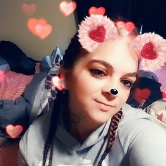Profile Picture of Cassie Tkatch (@casielynn69) on Poshmark