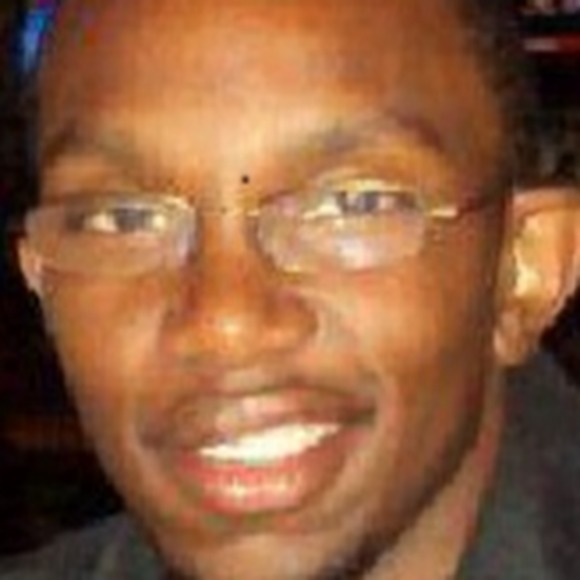 Profile Picture of Stephen Davis (@stephendavis545) on Poshmark