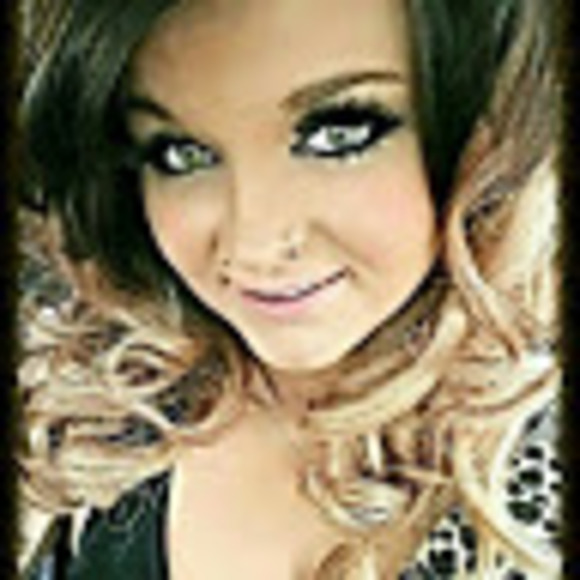 Profile Picture of Christina Cressey (@christinaxoxo73) on Poshmark