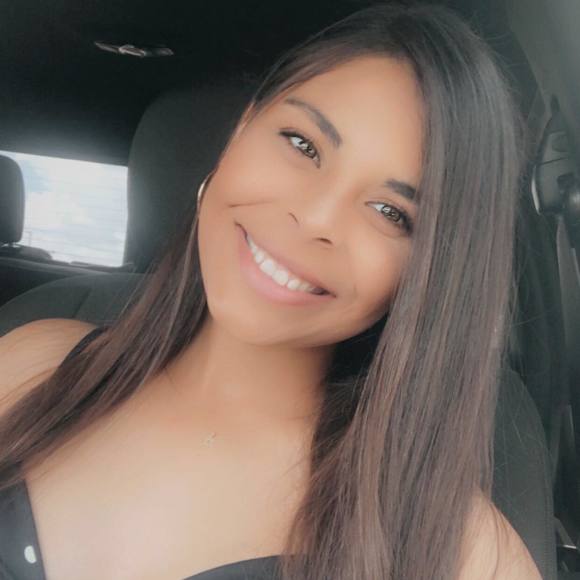 Profile Picture of Andrea Falcon (@andrea_falcon) on Poshmark