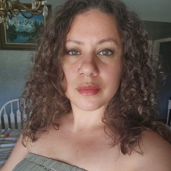 Profile Picture of Samantha Pagano (@sammy_pagano) on Poshmark