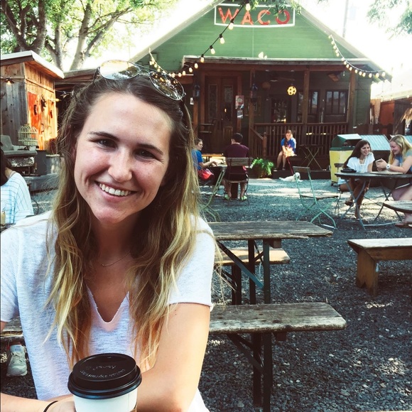 Profile Picture of Hannah Corderman (@hpcorder) on Poshmark