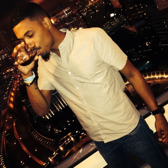 Profile Picture of Brian Booker (@coolbreeze89) on Poshmark