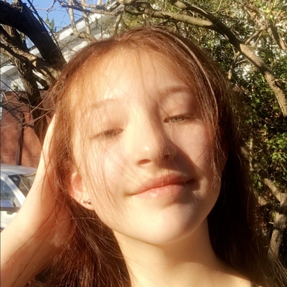 Profile Picture of Jaelyn Stlouis (@jaelyn_stlouis) on Poshmark