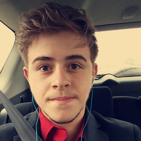 Profile Picture of Tommy Cuozzi (@tcuozzijr) on Poshmark