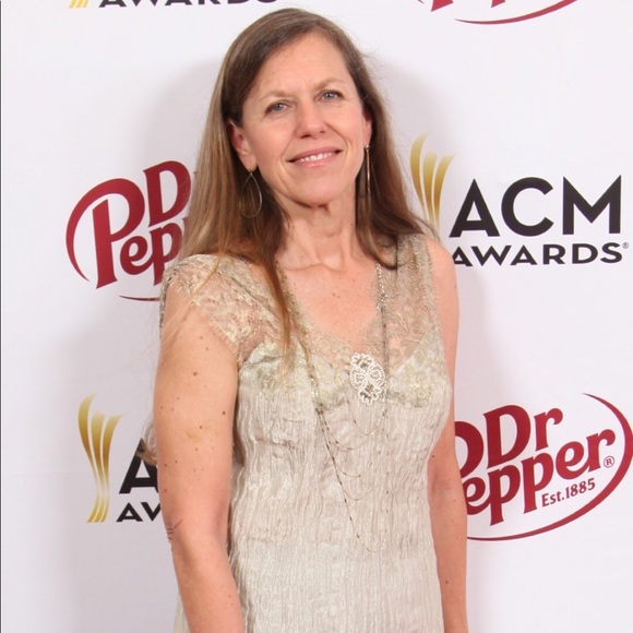 Tracy Kearns - Poshmark Profile Picture of Tracy Kearns (@tkearns42) on Poshmark