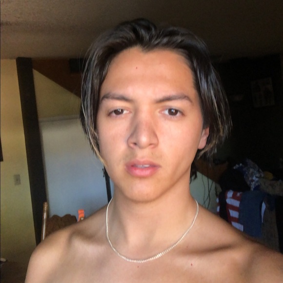 Profile Picture of Alex La torre duarte (@alexriccii) on Poshmark