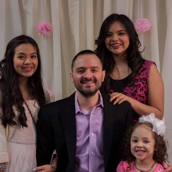 Profile Picture of Tim Reyes (@tim_reyes) on Poshmark