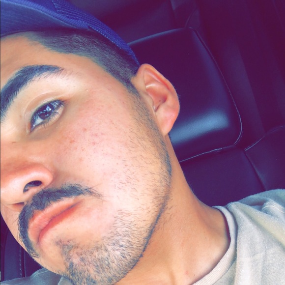 Profile Picture of Victor Gonzalez (@raddroyalty) on Poshmark