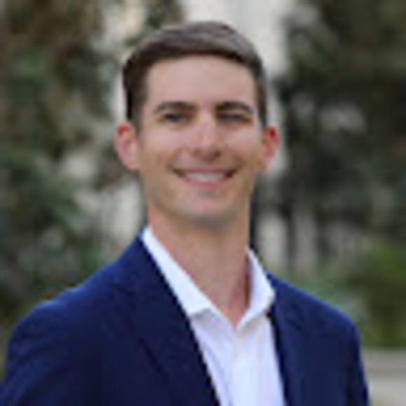 Profile Picture of Patrick Menah (@pmenah0330) on Poshmark