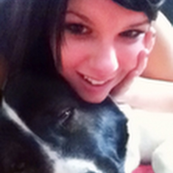 Profile Picture of Carrie Campbell (@carebear0930) on Poshmark