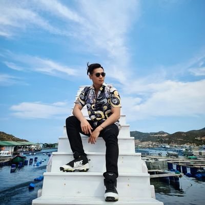 Profile Picture of Tong Chen (@TranHuuToankg) on Twitter