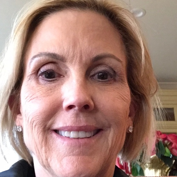 Profile Picture of Jan Coffrini (@jcoffrini) on Poshmark