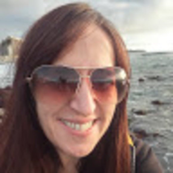 Profile Picture of Rhonda Rezek (@photorkr) on Poshmark