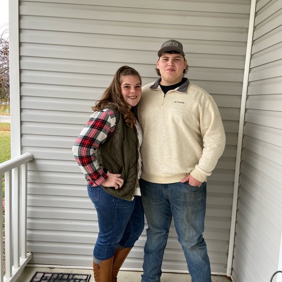 Profile Picture of Belle Wiederhold (@bellewiederhold) on Poshmark