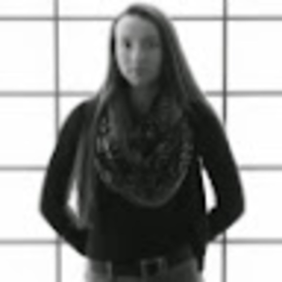 Profile Picture of Sam Shields (@sshields1810) on Poshmark