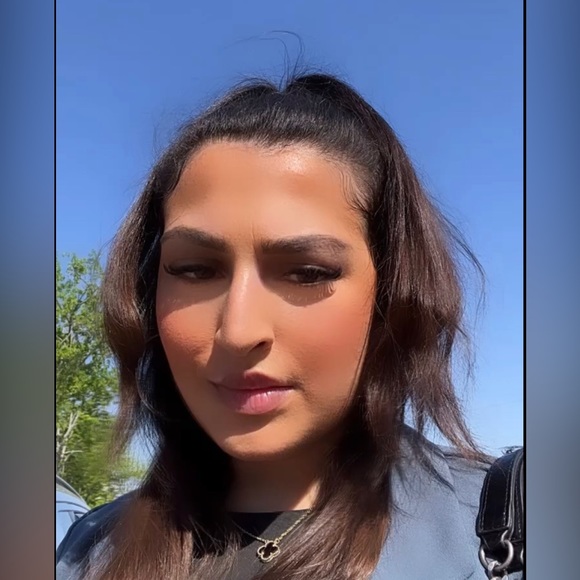 Profile Picture of Hannah Omar (@trulyhan) on Poshmark