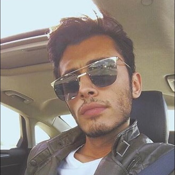 Profile Picture of Abdullah Mubarak (@amubarac) on Poshmark