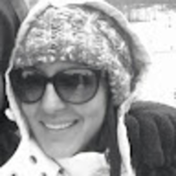 Profile Picture of Shana Celli (@shana_celli) on Poshmark