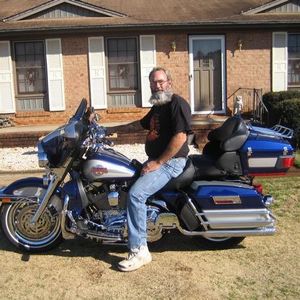 Profile Picture of Steven Longstreet (@shortroad) on Myspace