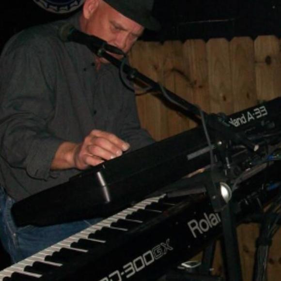 Profile Picture of David Busby (@ratherbgolfn61) on Poshmark