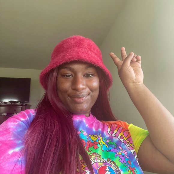 Profile Picture of Shawna Mclean (@girlshawna54) on Poshmark