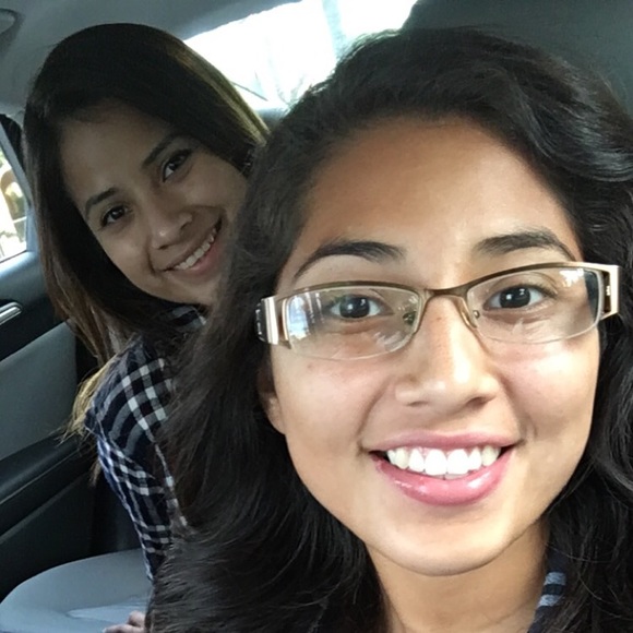 Profile Picture of Jasmine Pineda (@jasmine101298) on Poshmark