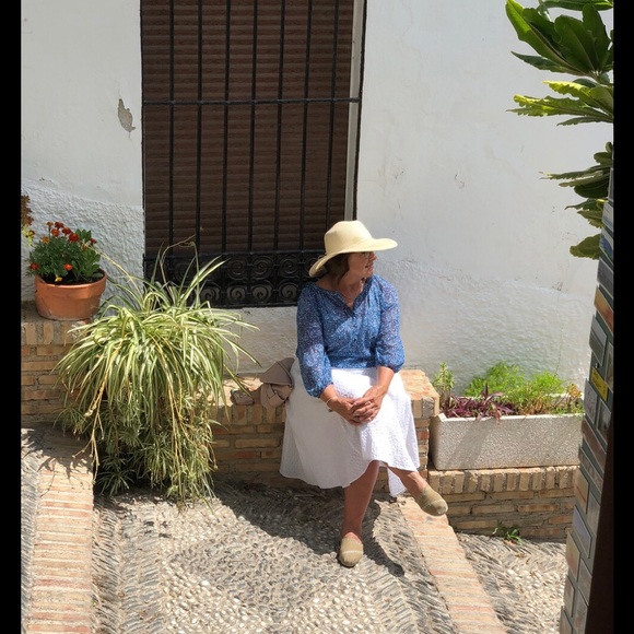 Profile Picture of Denise Urdahl (@journeygirl153) on Poshmark