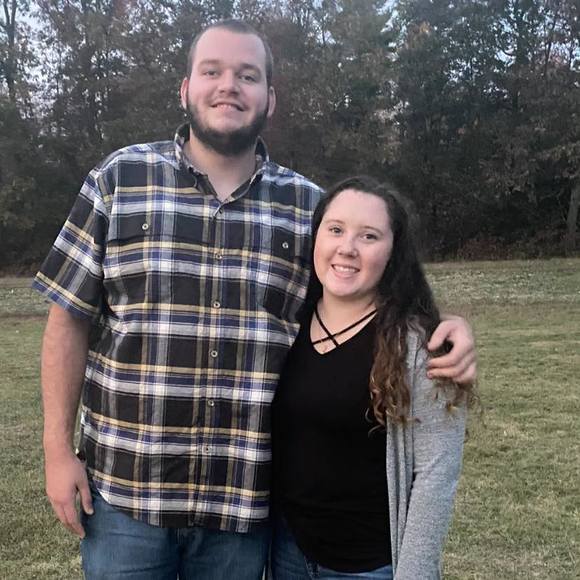 Profile Picture of Haley Owens (@h_owens13) on Poshmark