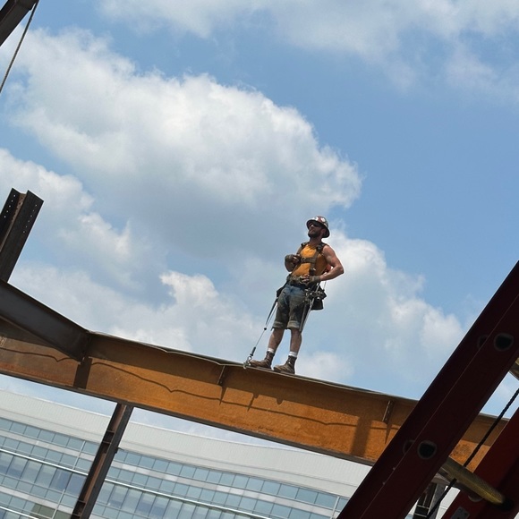 Profile Picture of Paul Forler (@paulaf95) on Poshmark