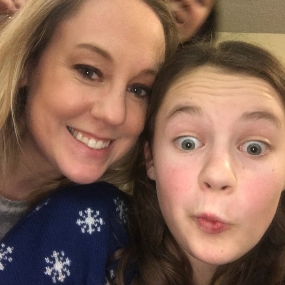 Profile Picture of Shauna Newgard (@shauna_newgard) on Poshmark