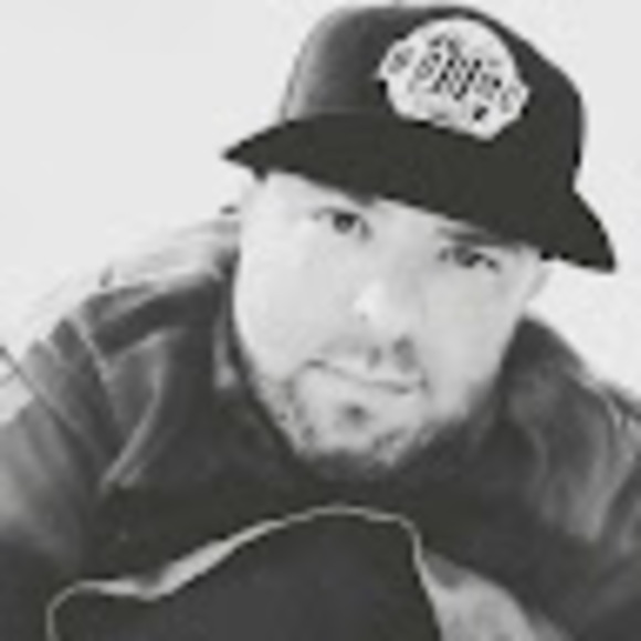 Profile Picture of Steven Dawson (@sdawson44857) on Poshmark