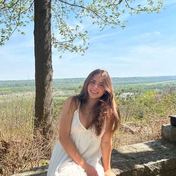 Profile Picture of Jozzy Faber (@jozzyfab) on Poshmark