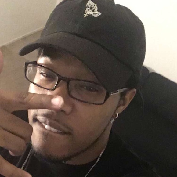 Profile Picture of Jeffery Mayes (@jeff_1990) on Poshmark