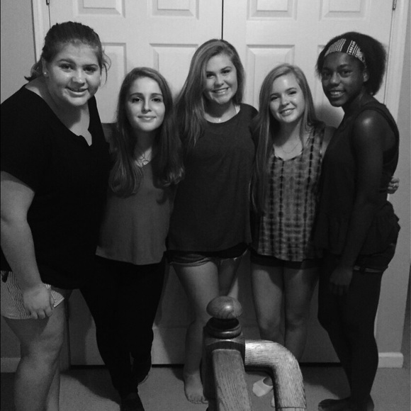 Ioana Scalco - Poshmark Profile Picture of Ioana Scalco (@ioanascalco12) on Poshmark