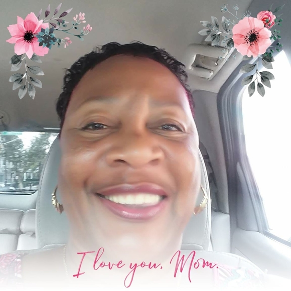 Profile Picture of Shirley Holmes (@shirleyholmes) on Poshmark