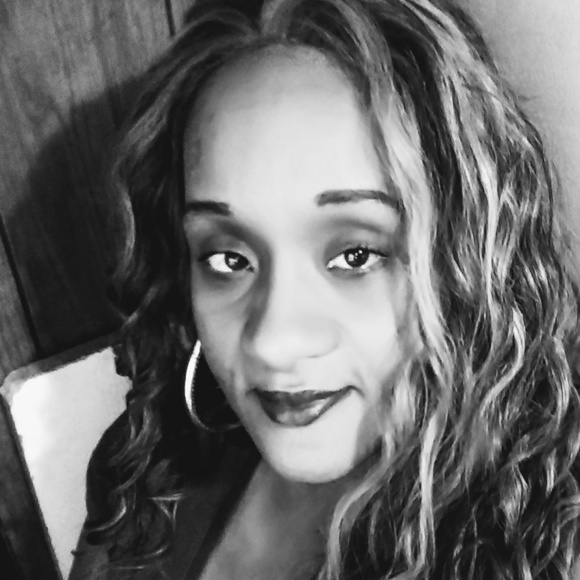 Shay Perez - Poshmark Profile Picture of Shay Perez (@bridegirl36) on Poshmark