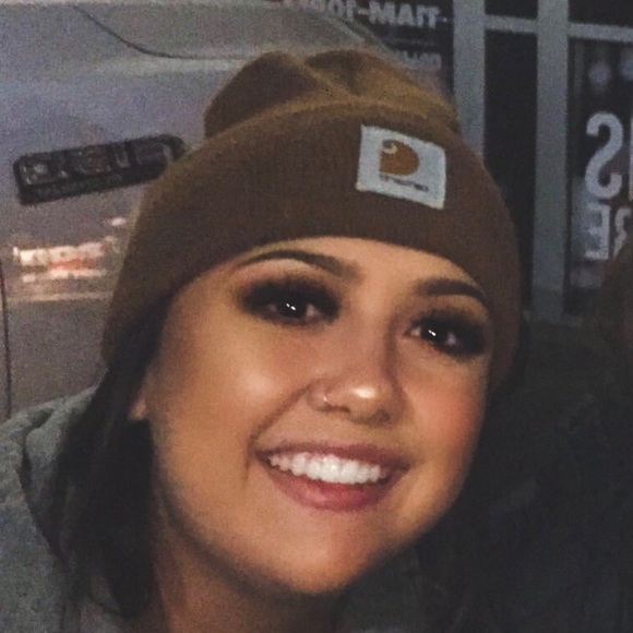 Madison Vickery - Poshmark Profile Picture of Madison Vickery (@mvick98) on Poshmark