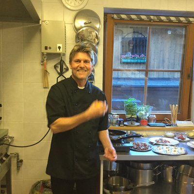 Profile Picture of Joe Schick (@joecoololdscool) on Twitter